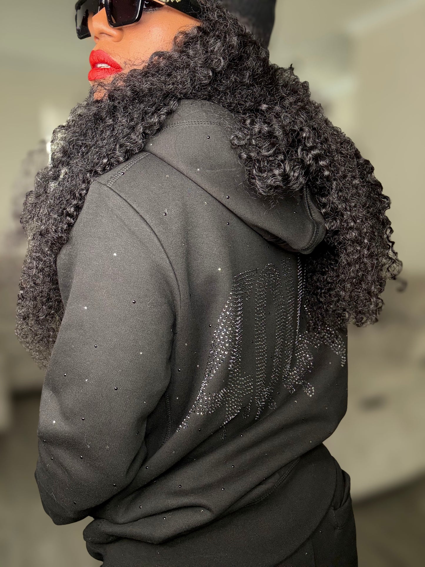 FOUR™ Black Diamonds & Pearls Sweatset